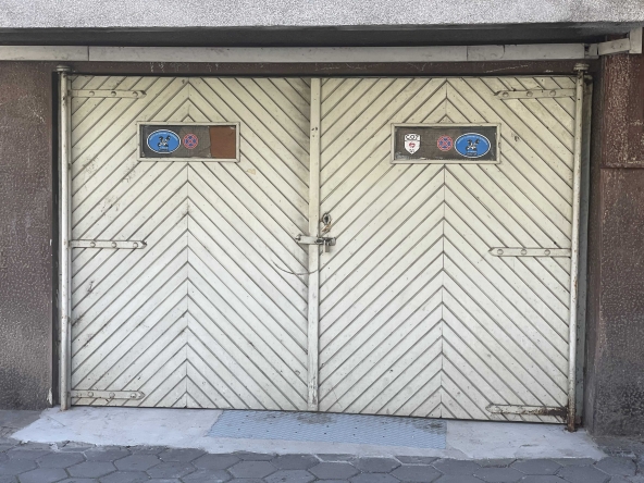 Дава се под наем Гараж / Паркомясто в София, Оборище - 17 кв.м за 378.93 € - Снимка #1