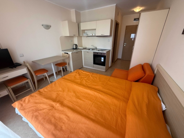 Едностаен апартамент в к.к. Слънчев бряг - 36 кв.м за 751 €/кв.м - Снимка #1