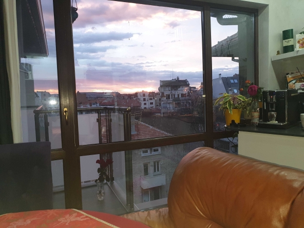 Дава се под наем Тристаен апартамент в Варна, Общината - 70 кв.м за 787.95 € - Снимка #1
