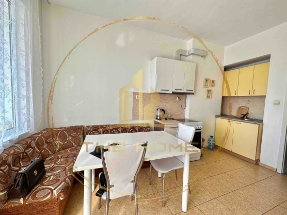 Дава се под наем Тристаен апартамент в Варна, Център - 85 кв.м за 558.45 € - Снимка #1