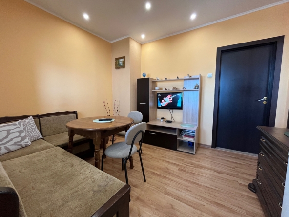 Дава се под наем Двустаен апартамент в Карлово - 60 кв.м за 498.27 € - Снимка #1