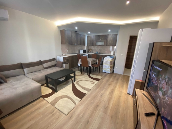 Дава се под наем Тристаен апартамент в София, Малинова долина - 77 кв.м за 700 € - Снимка #1