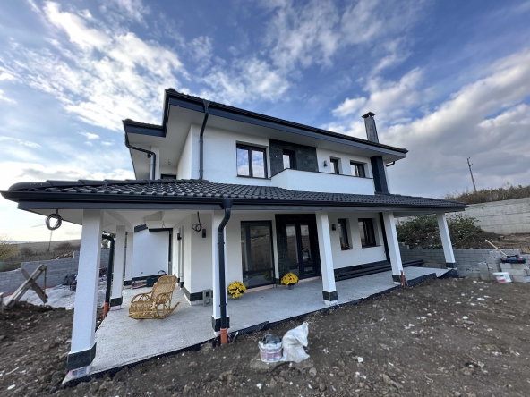 Къща в с. Гурмазово, Област София-област - 268 кв.м за 1995 €/кв.м - Снимка #1