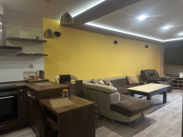 Тристаен апартамент в Стара Загора, Център - 136 кв.м за 1508 €/кв.м - Снимка #1