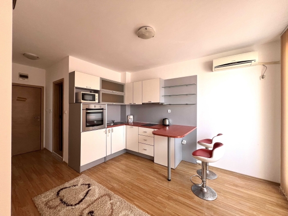 Тристаен апартамент в к.к. Слънчев бряг - 69 кв.м за 812 €/кв.м - Снимка #1