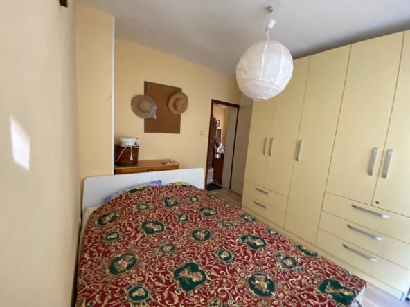 Дава се под наем Двустаен апартамент в Враца, Център - 80 кв.м за 305.49 € - Снимка #1