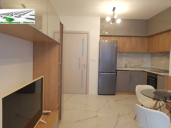 Дава се под наем Двустаен апартамент в Пловдив, Кършияка - 70 кв.м за 433.5 € - Снимка #1