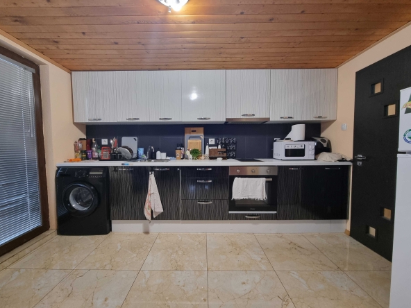 Дава се под наем Многостаен апартамент в Велико Търново, Център - 90 кв.м за 280.5 € - Снимка #1