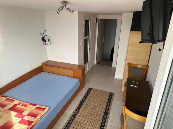 Дава се под наем Едностаен апартамент в Бургас, Меден рудник - зона А - 20 кв.м за 132.6 € - Снимка #1