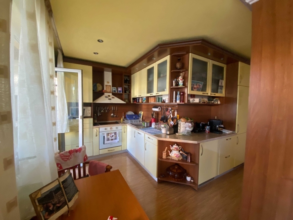 Многостаен апартамент в Русе, Център - 173 кв.м за 1561 €/кв.м - Снимка #1