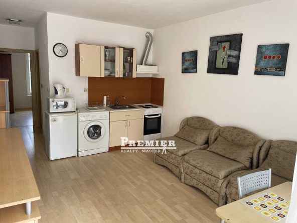 Двустаен апартамент в к.к. Слънчев бряг - 50 кв.м за 1040 €/кв.м - Снимка #1