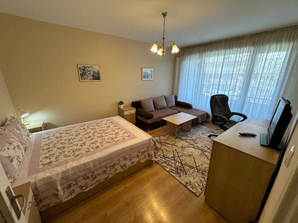 Дава се под наем Двустаен апартамент в София, Център - 52 кв.м за 425 € - Снимка #1