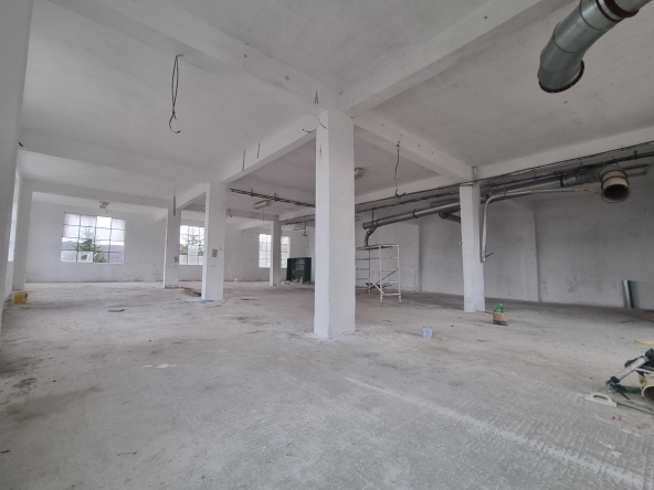 Дава се под наем Склад в Велико Търново, Център - 400 кв.м за 382.5 € - Снимка #1