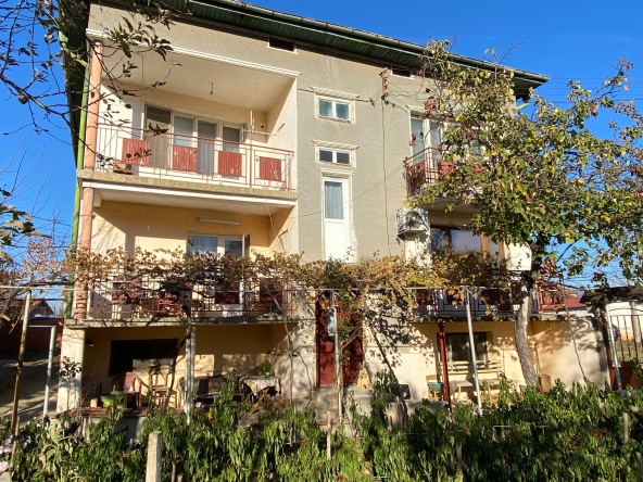 Етаж от къща в Монтана, Мала Кутловица - 116 кв.м за 853 €/кв.м - Снимка #1