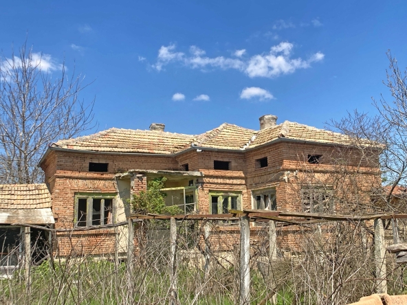 Къща в с. Изворник, Област Варна - 72 кв.м за 125 €/кв.м - Снимка #1