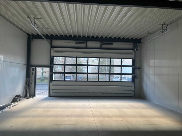 Дава се под наем Склад в Казанлък - 85 кв.м за 306 € - Снимка #1