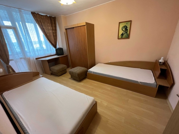 Дава се под наем Тристаен апартамент в Бургас, Славейков - 86 кв.м за 400 € - Снимка #1