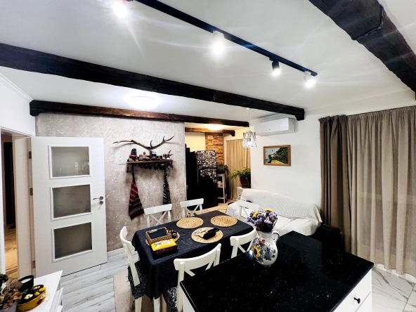 Тристаен апартамент в Варна, Център - 117 кв.м за 2308 €/кв.м - Снимка #1