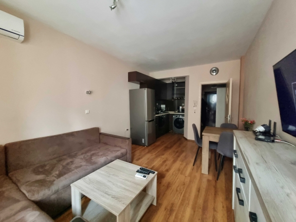 Дава се под наем Двустаен апартамент в Бургас, Възраждане - 62 кв.м за 375 € - Снимка #1