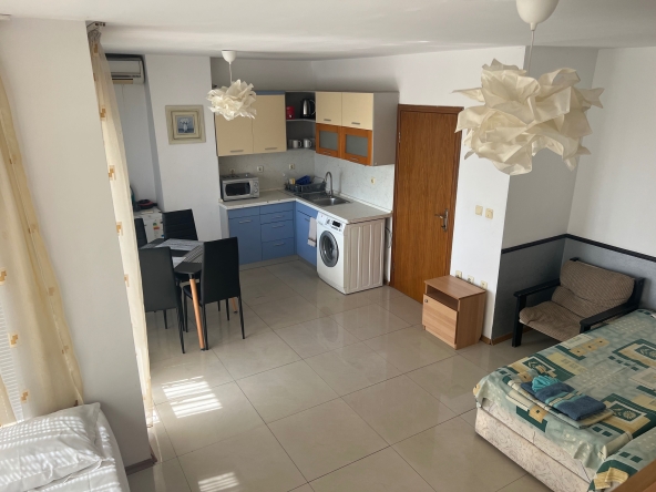 Дава се под наем Двустаен апартамент в к.к. Слънчев бряг - 80 кв.м за 321.3 € - Снимка #1