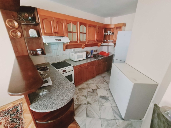 Дава се под наем Тристаен апартамент в Бургас, Братя Миладинови - 55 кв.м за 300 € - Снимка #1