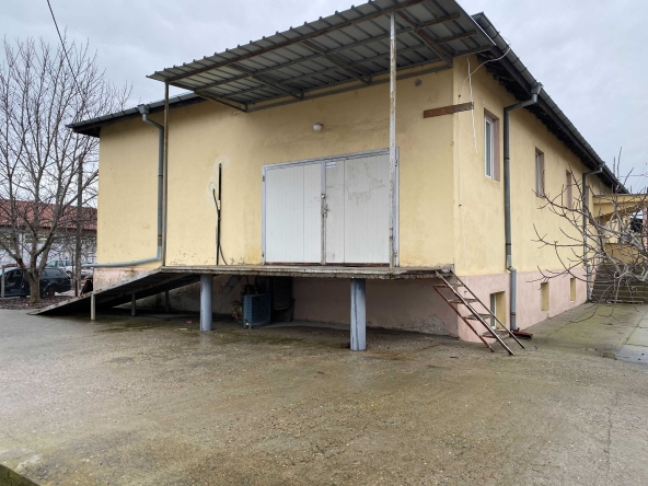 Дава се под наем Склад в Харманли - 800 кв.м за 5099.49 € - Снимка #1