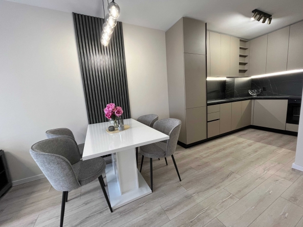 Тристаен апартамент в Пловдив, Кючук Париж - 123 кв.м за 1586 €/кв.м - Снимка #1