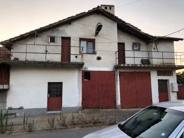 Промишлена сграда в Павликени - 400 кв.м за 109 €/кв.м - Снимка #1