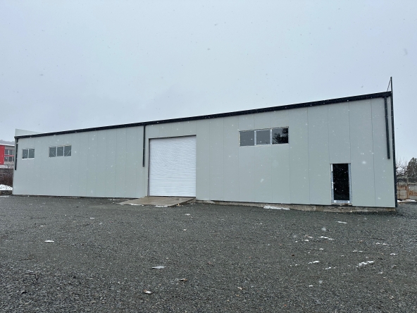 Промишлена сграда в с. Хрищени, Област Стара Загора - 340 кв.м за 900 €/кв.м - Снимка #1