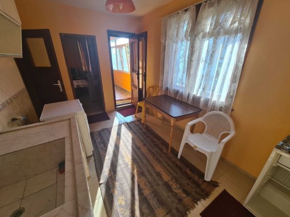 Дава се под наем Едностаен апартамент в Бургас, Възраждане - 43 кв.м за 115 € - Снимка #1