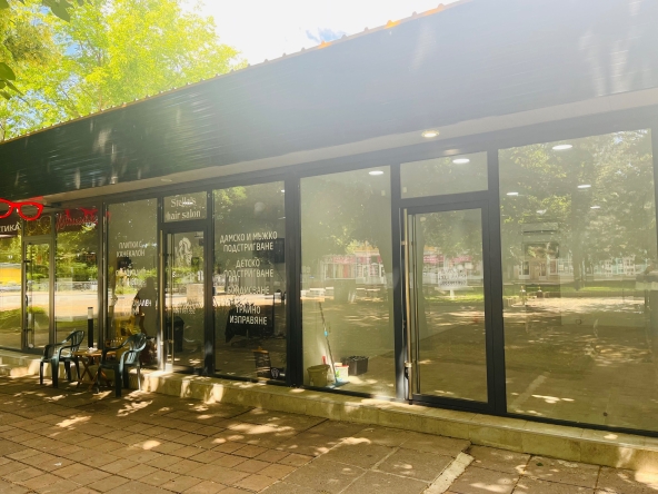 Дава се под наем Заведение в Нови пазар - 40 кв.м за 5666.61 € - Снимка #1