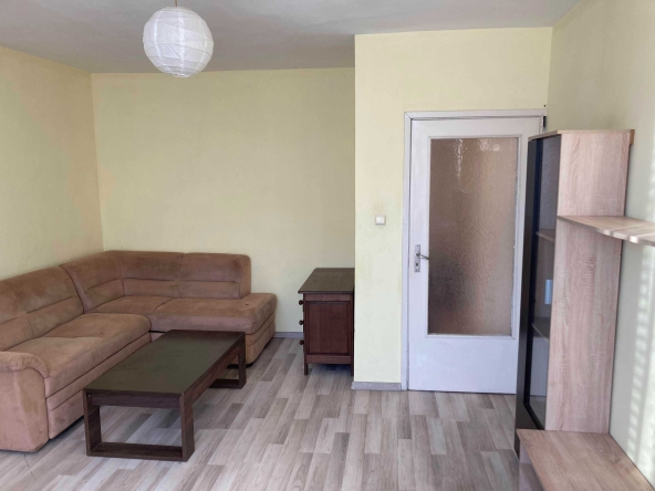 Дава се под наем Тристаен апартамент в Варна, Левски - 90 кв.м за 280.5 € - Снимка #1