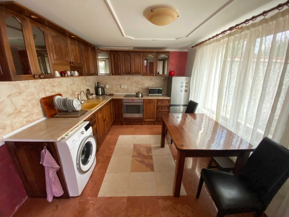 Къща в Пловдив, Център - 448 кв.м за 442 €/кв.м - Снимка #1