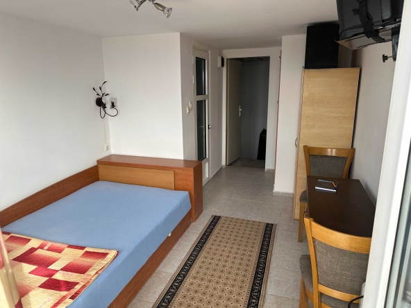 Дава се под наем Едностаен апартамент в Бургас, Меден рудник - зона А - 20 кв.м за 90 € - Снимка #1