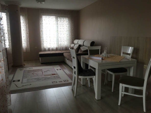 Дава се под наем Двустаен апартамент в Бургас, Славейков - 69 кв.м за 550 € - Снимка #1