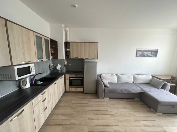 Дава се под наем Двустаен апартамент в Бургас, Лазур - 68 кв.м за 850 € - Снимка #1