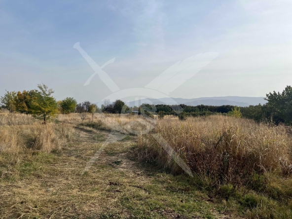 Парцел в Пловдив, Прослав - 5435 кв.м за 100 €/кв.м - Снимка #1