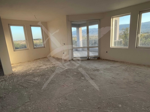 Къща в Пловдив, Коматево - 730 кв.м за 600 €/кв.м - Снимка #1