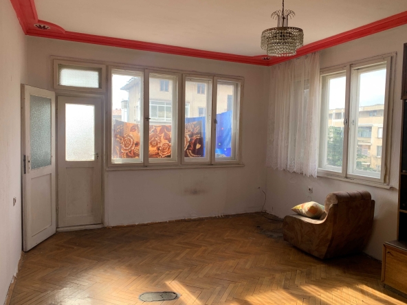 Четиристаен апартамент в Карлово - 102 кв.м за 1608 €/кв.м - Снимка #1