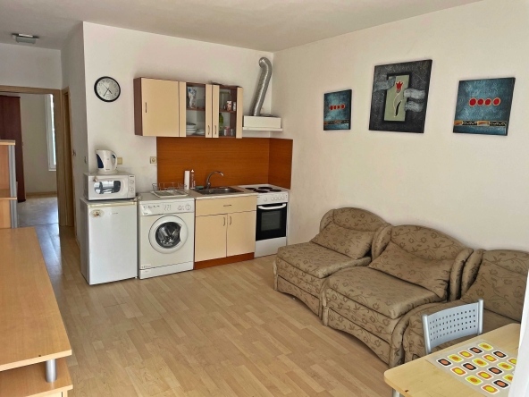 Двустаен апартамент в к.к. Слънчев бряг - 50 кв.м за 980 €/кв.м - Снимка #1