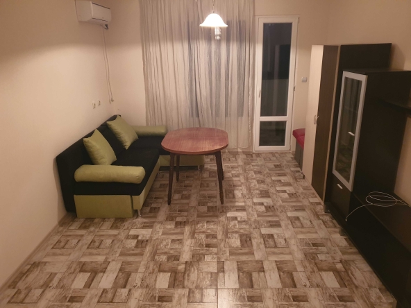 Дава се под наем Тристаен апартамент в Бургас, Лазур - 70 кв.м за 180 € - Снимка #1