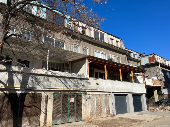 Тристаен апартамент в Казанлък - 93 кв.м за 932 €/кв.м - Снимка #1