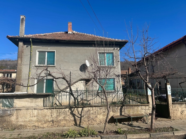 Къща в с. Опанец, Област Плевен - 247 кв.м за 405 €/кв.м - Снимка #1