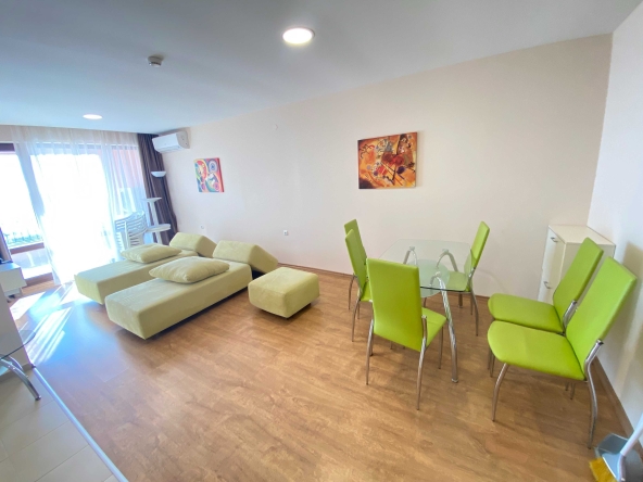 Тристаен апартамент в Свети Влас - 101 кв.м за 2426 €/кв.м - Снимка #1