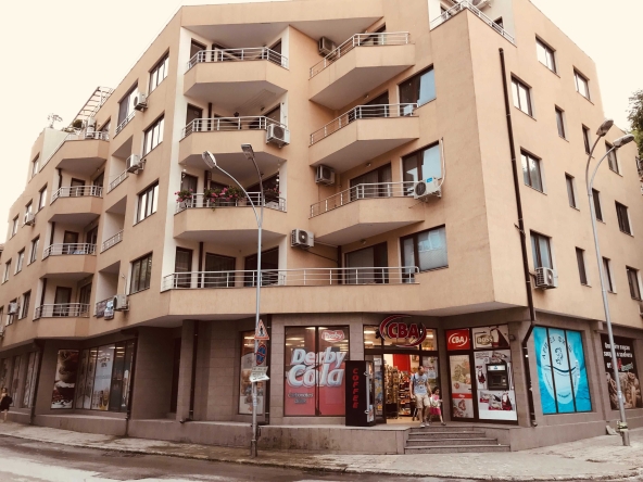 Дава се под наем Двустаен апартамент в Варна, Гръцка махала - 53 кв.м за 714 € - Снимка #1