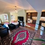 Дава се под наем Етаж от къща в Банско - 90 кв.м за 800 € - Снимка #1