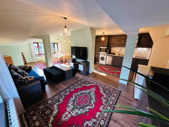 Дава се под наем Етаж от къща в Банско - 90 кв.м за 800 € - Снимка #1