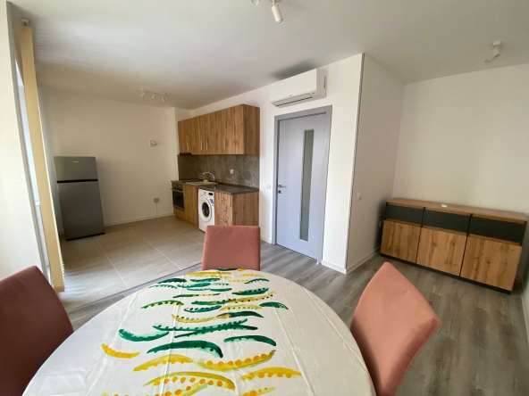 Дава се под наем Двустаен апартамент в Варна, Лятно кино Тракия - 60 кв.м за 484.5 € - Снимка #1