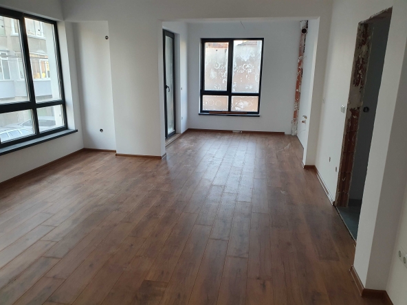 Четиристаен апартамент в Казанлък - 116 кв.м за 1071 €/кв.м - Снимка #1