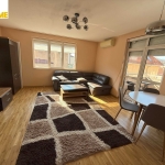 Дава се под наем Тристаен апартамент в Пловдив, Център - 95 кв.м за 612 € - Снимка #1